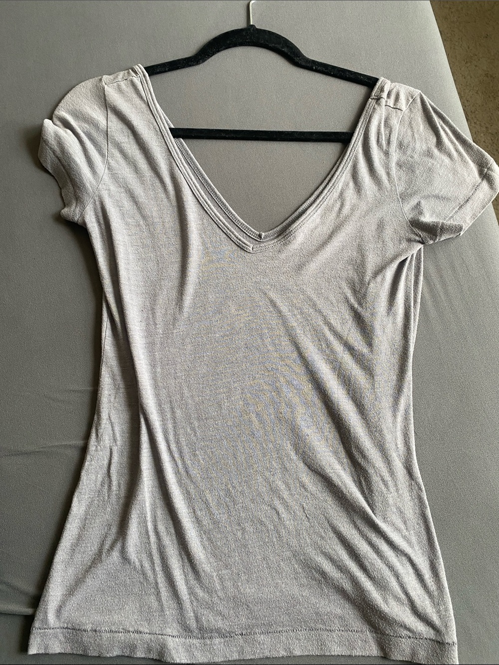 Charlotte Russe Light Gray V-Neck Short Sleeve Tee
